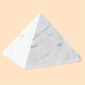 Pyramidenurne weiss